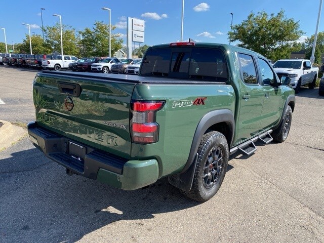 2022 Nissan Frontier PRO-4X photo 3