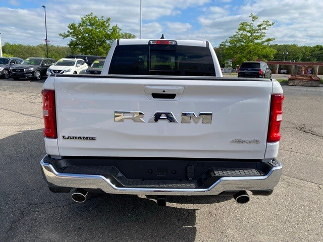 2025 Ram 1500 Laramie photo 4