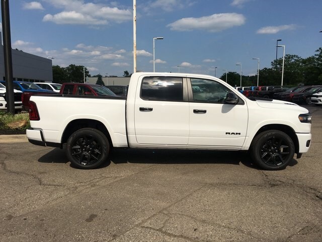 2025 Ram 1500 Laramie photo 2