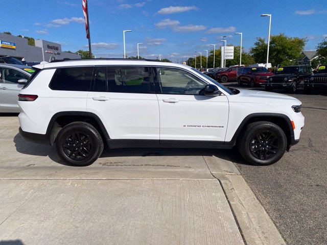 Used 2023 Jeep Grand Cherokee L Laredo SUV