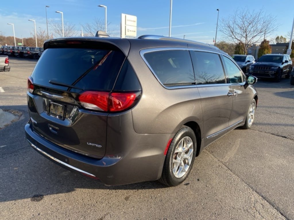 Used 2019 Chrysler Pacifica Limited Van Passenger Van