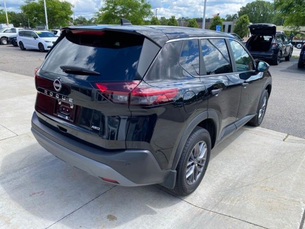 Used 2023 Nissan Rogue S SUV