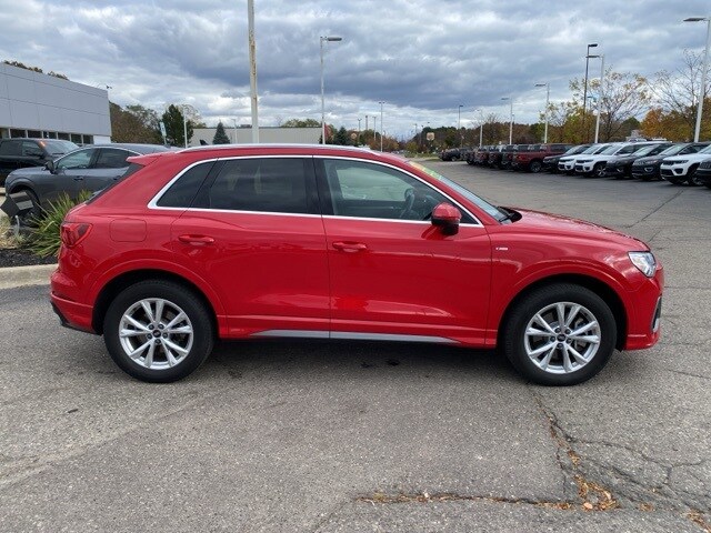 2022 Audi Q3 45 TFSI S line Premium photo 2