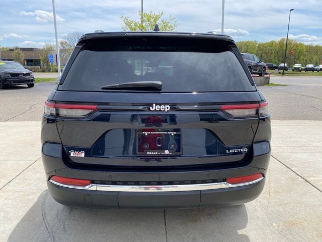 Used 2023 Jeep Grand Cherokee Limited SUV