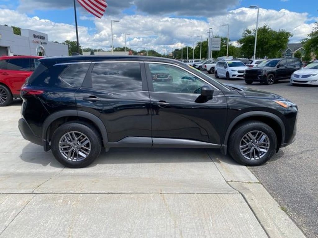 Used 2023 Nissan Rogue S SUV