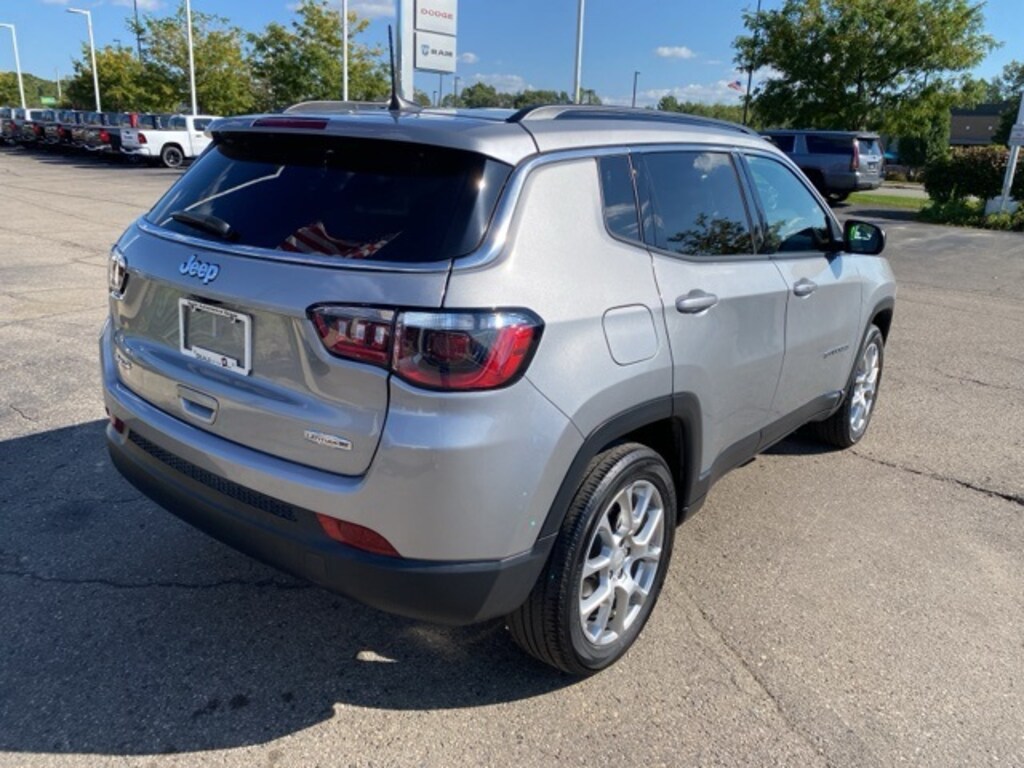 Used 2023 Jeep Compass Latitude Lux SUV