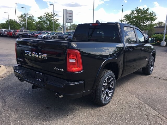 2025 Ram 1500 Laramie photo 3