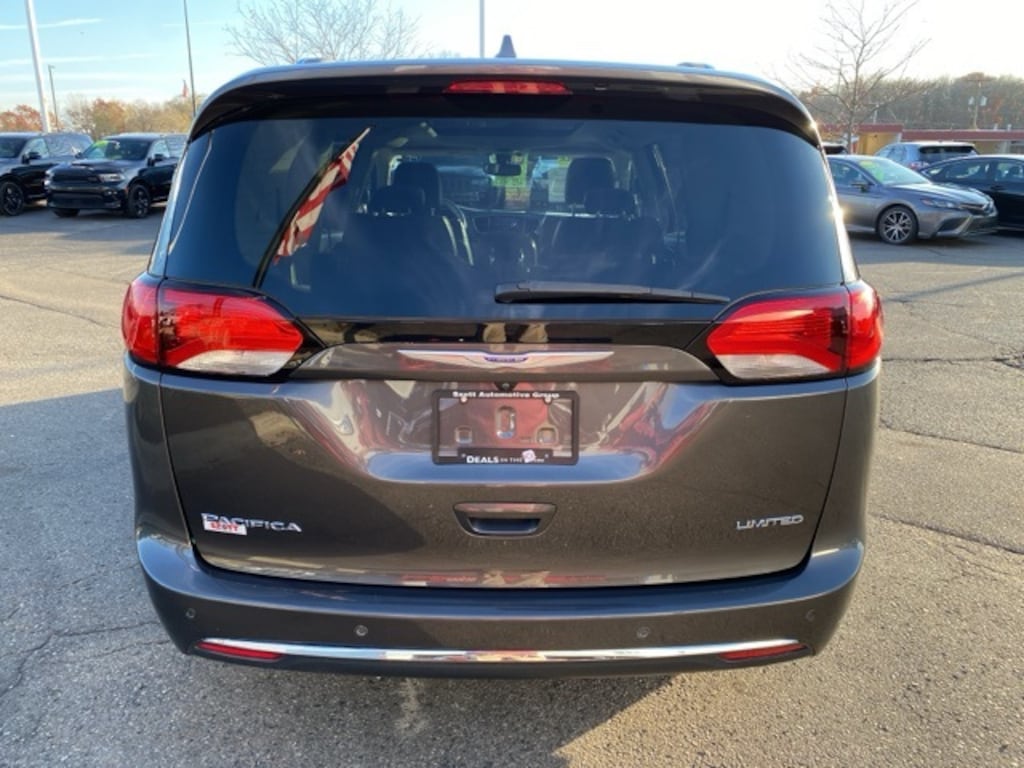 Used 2019 Chrysler Pacifica Limited Van Passenger Van