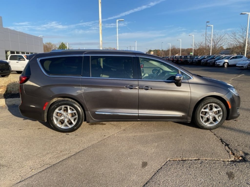Used 2019 Chrysler Pacifica Limited Van Passenger Van