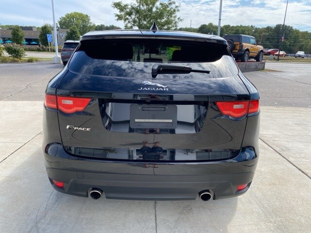2017 Jaguar F-PACE Premium photo 3