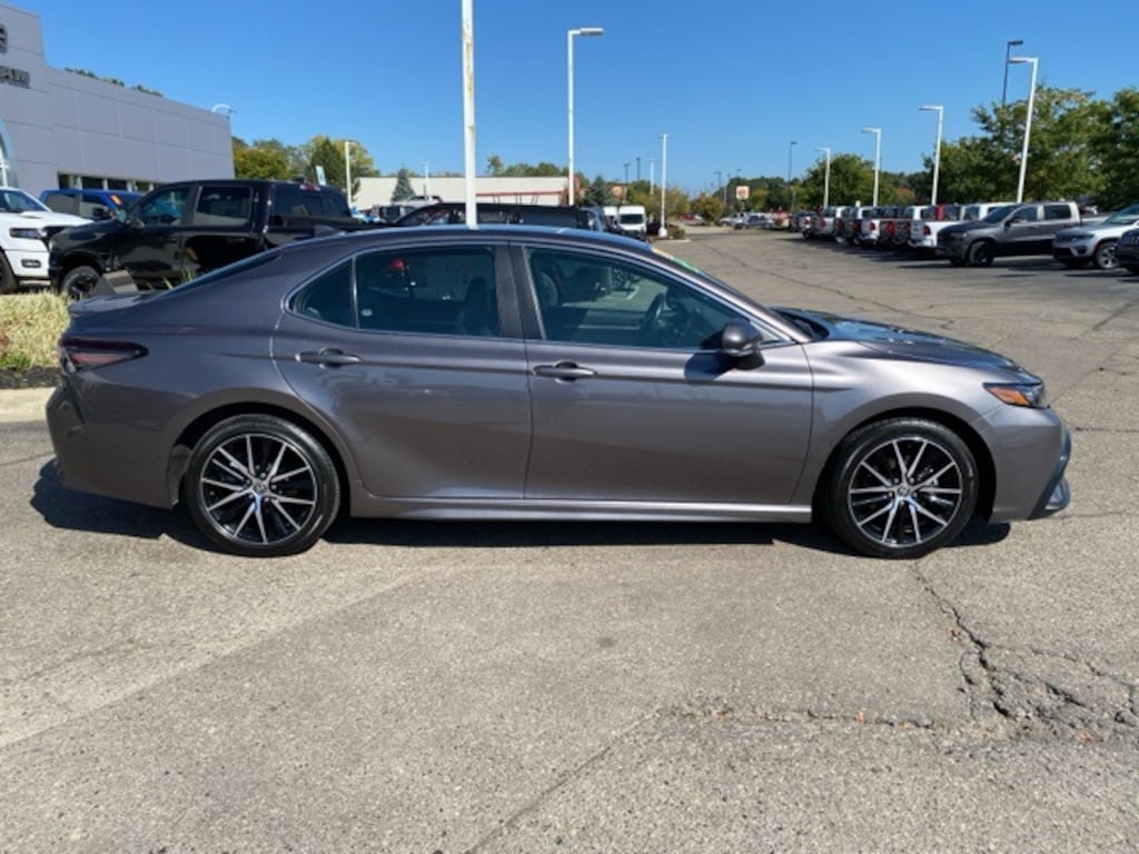Used 2023 Toyota Camry SE Sedan