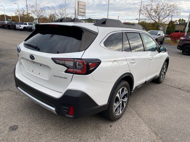 2022 Subaru Outback Limited photo 3