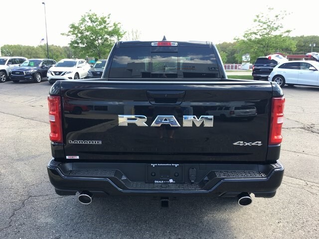 2025 Ram 1500 Laramie photo 4