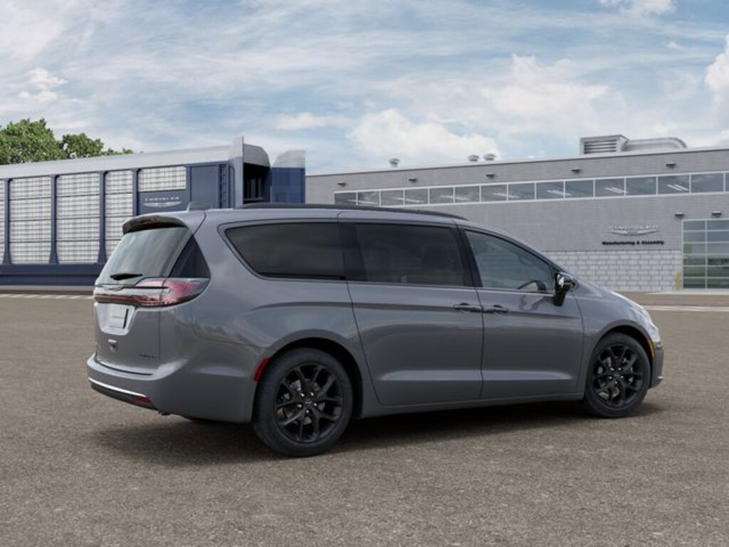 New 2025 Chrysler Pacifica Limited Van Passenger Van
