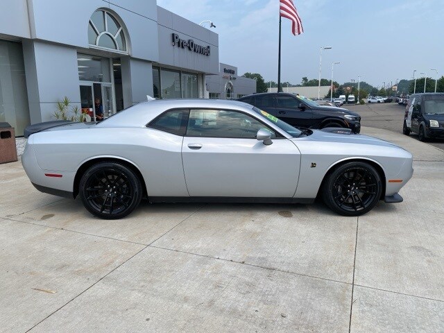 2022 Dodge Challenger R/T Scat Pack photo 2
