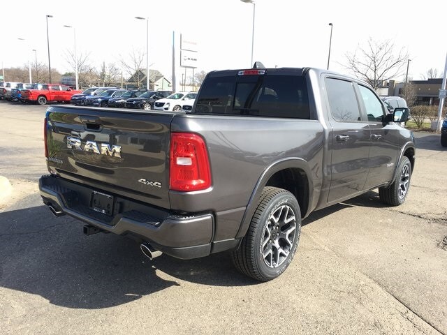 2025 Ram 1500 Laramie photo 3