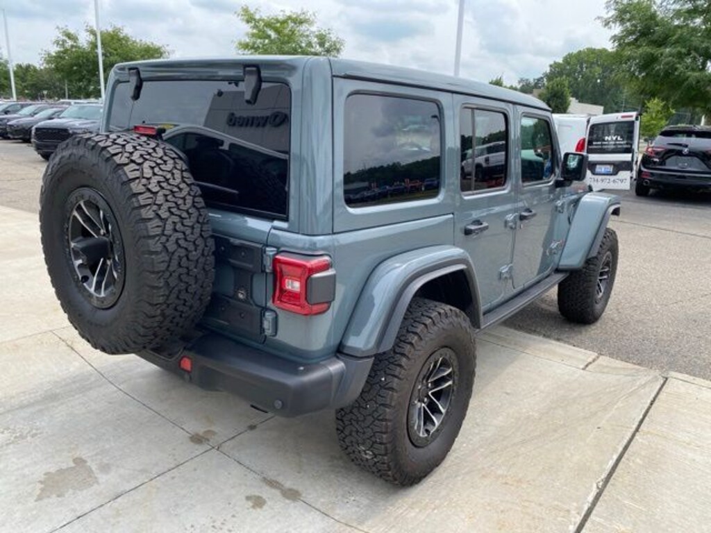 Used 2025 Jeep Wrangler Rubicon SUV