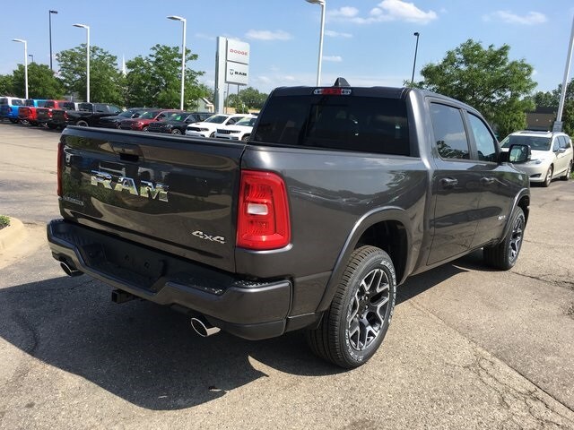 2025 Ram 1500 Laramie photo 3