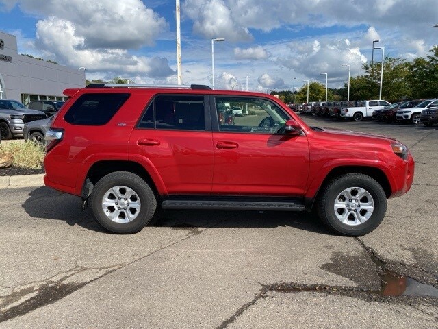 2024 Toyota 4Runner SR5 Premium photo 2