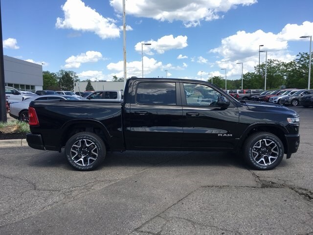 2025 Ram 1500 Laramie photo 2