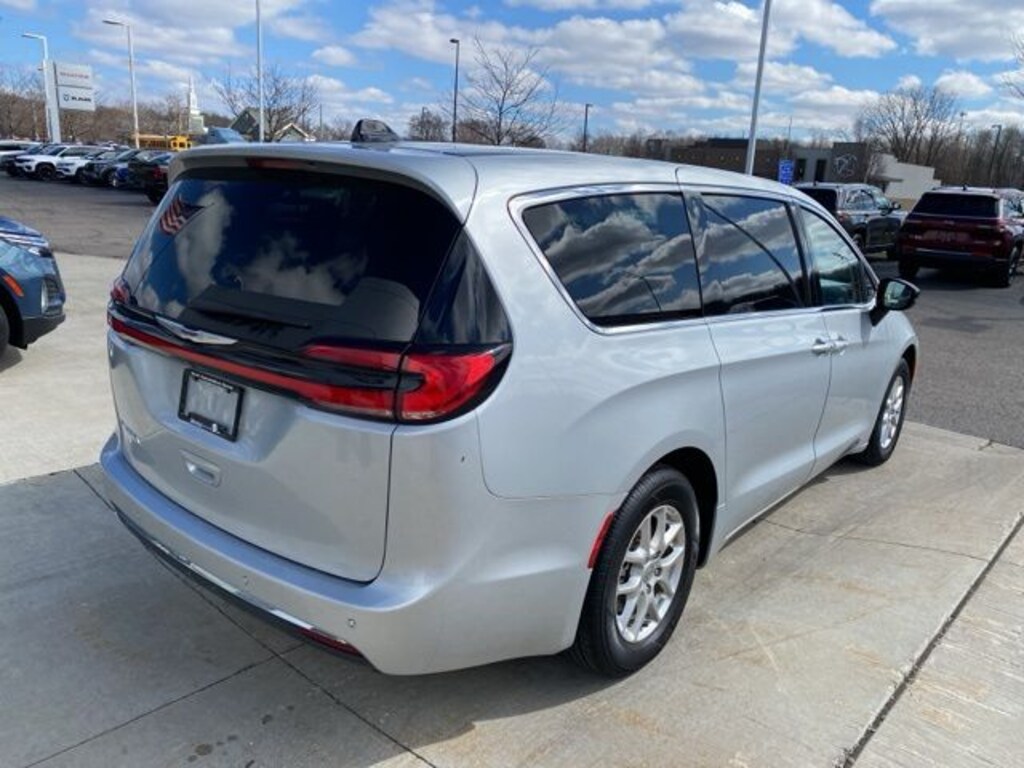 Used 2024 Chrysler Pacifica Touring L Van Passenger Van