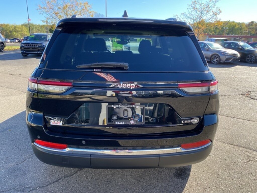 Used 2023 Jeep Grand Cherokee Laredo SUV