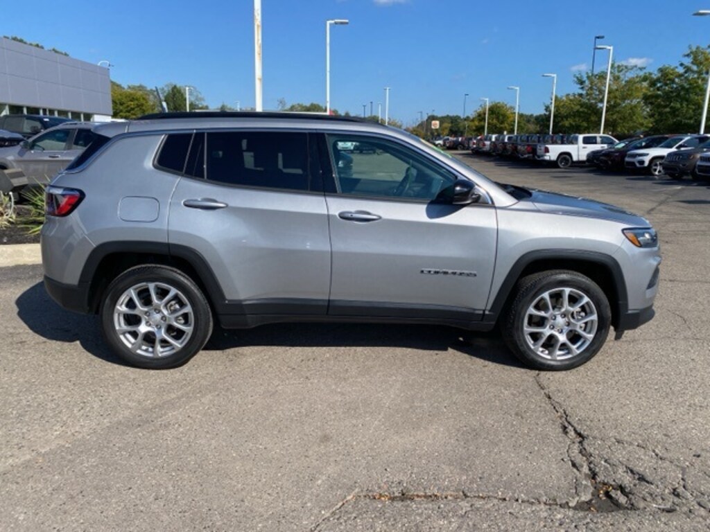 Used 2023 Jeep Compass Latitude Lux SUV