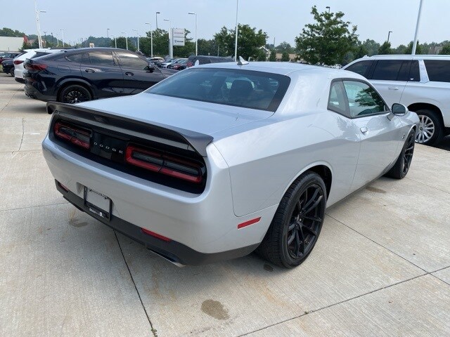 2022 Dodge Challenger R/T Scat Pack photo 3