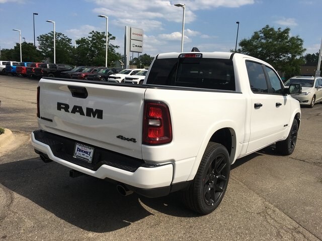 2025 Ram 1500 Laramie photo 3