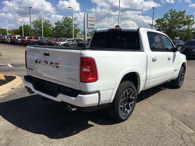2025 Ram 1500 Laramie photo 3
