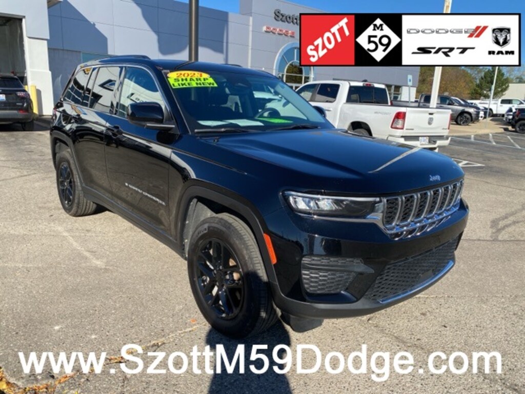 Used 2023 Jeep Grand Cherokee Laredo SUV
