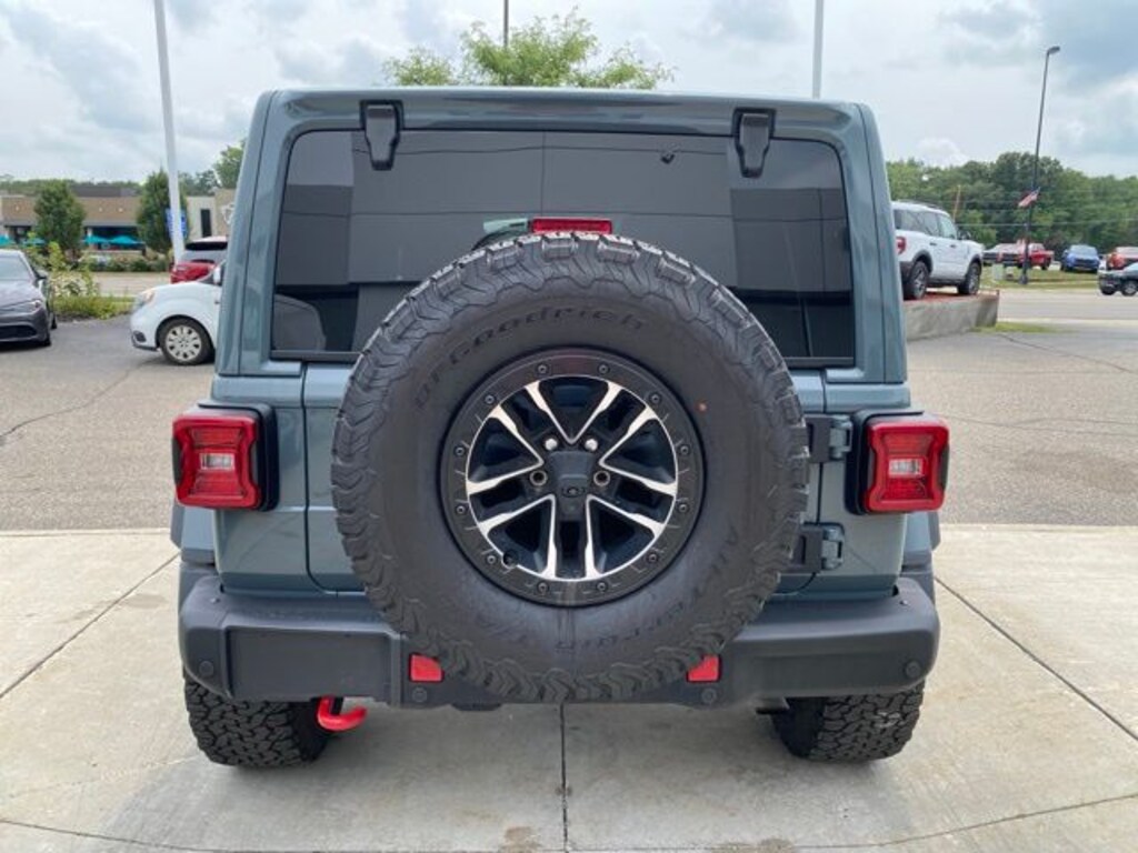 Used 2025 Jeep Wrangler Rubicon SUV