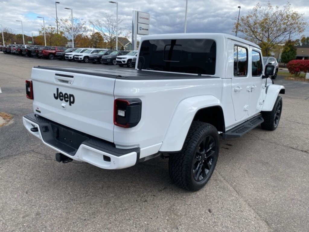 Used 2022 Jeep Gladiator Overland Truck Crew Cab