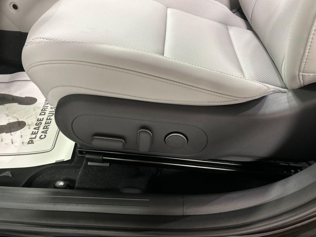 2026 Hyundai Kona Limited - Photo 11