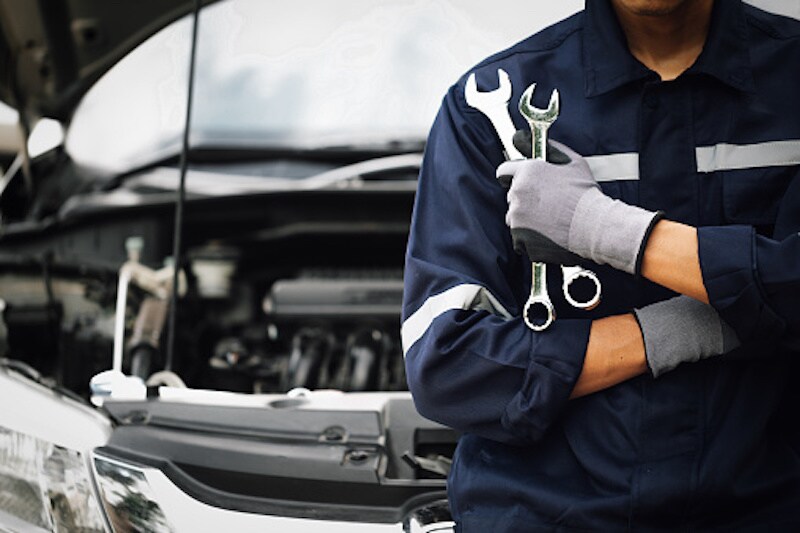 Car Mechanic with tools.png