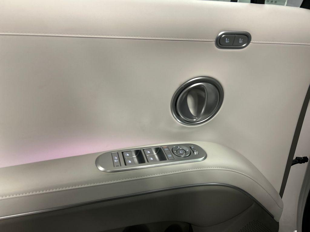 2026 Hyundai Palisade Limited - Photo 12