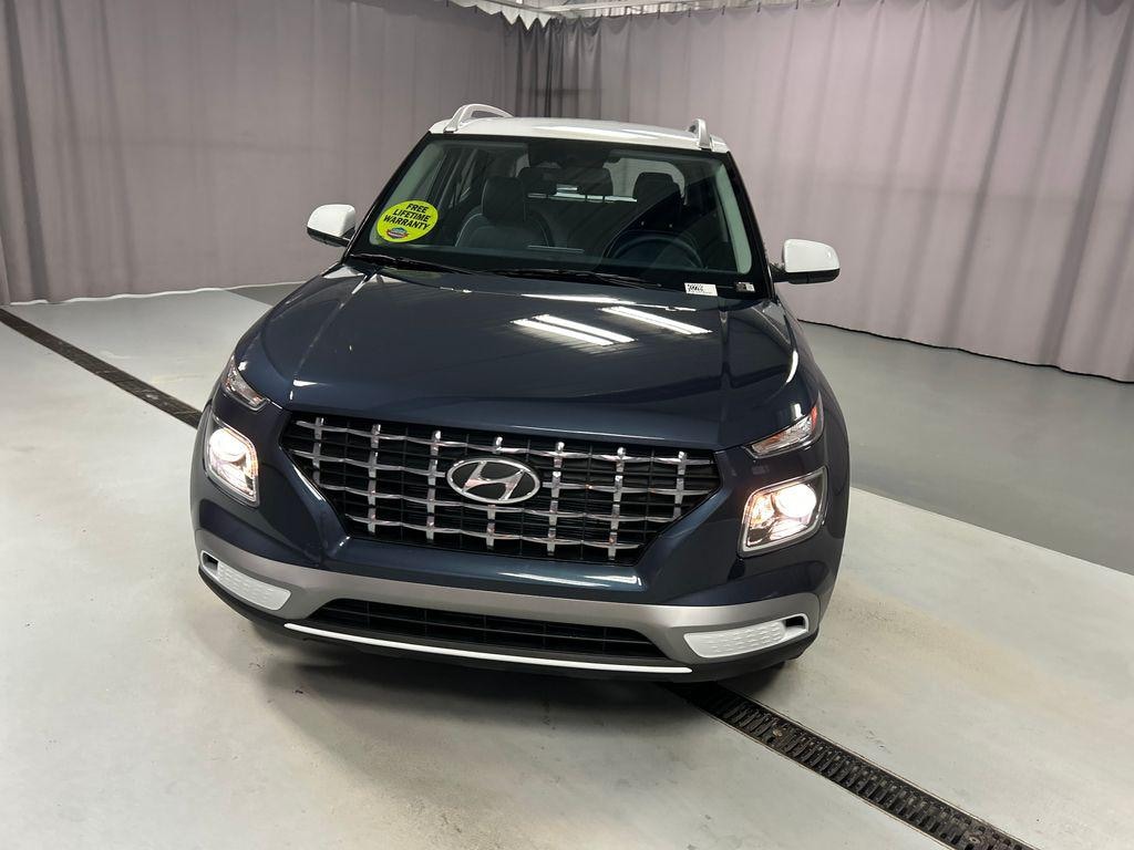 New 2026 Hyundai Venue SEL w/Two-Tone Roof SUV