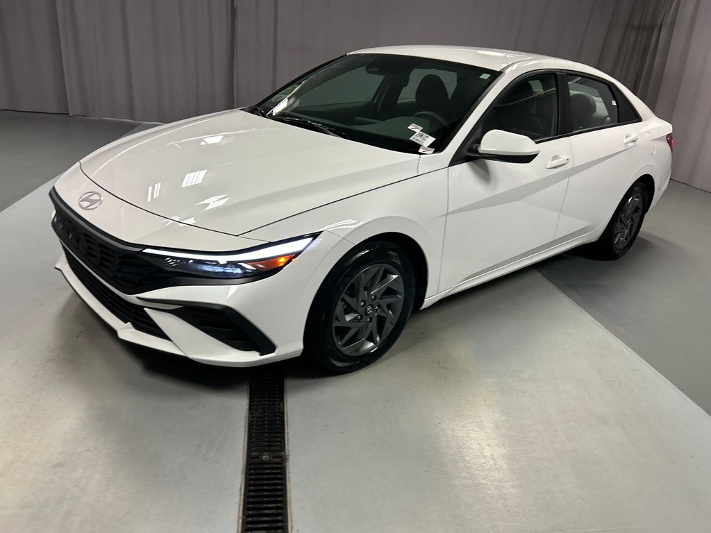 2024 Hyundai Elantra Hybrid Blue photo 3