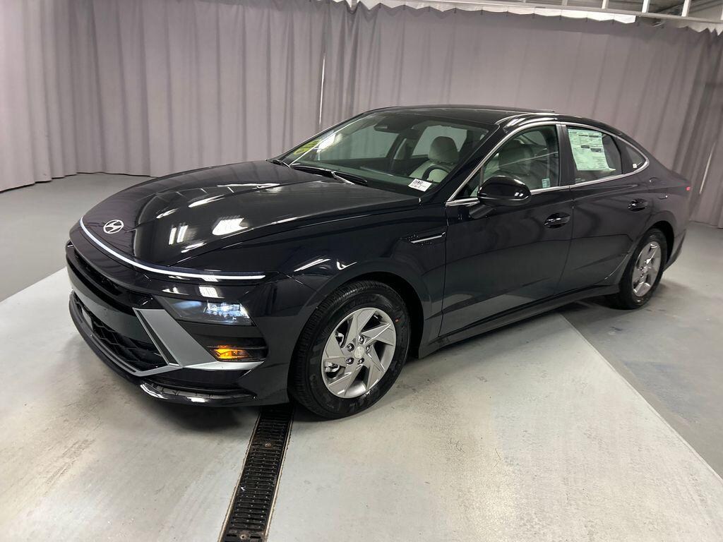 New 2025 Hyundai Sonata SE Sedan