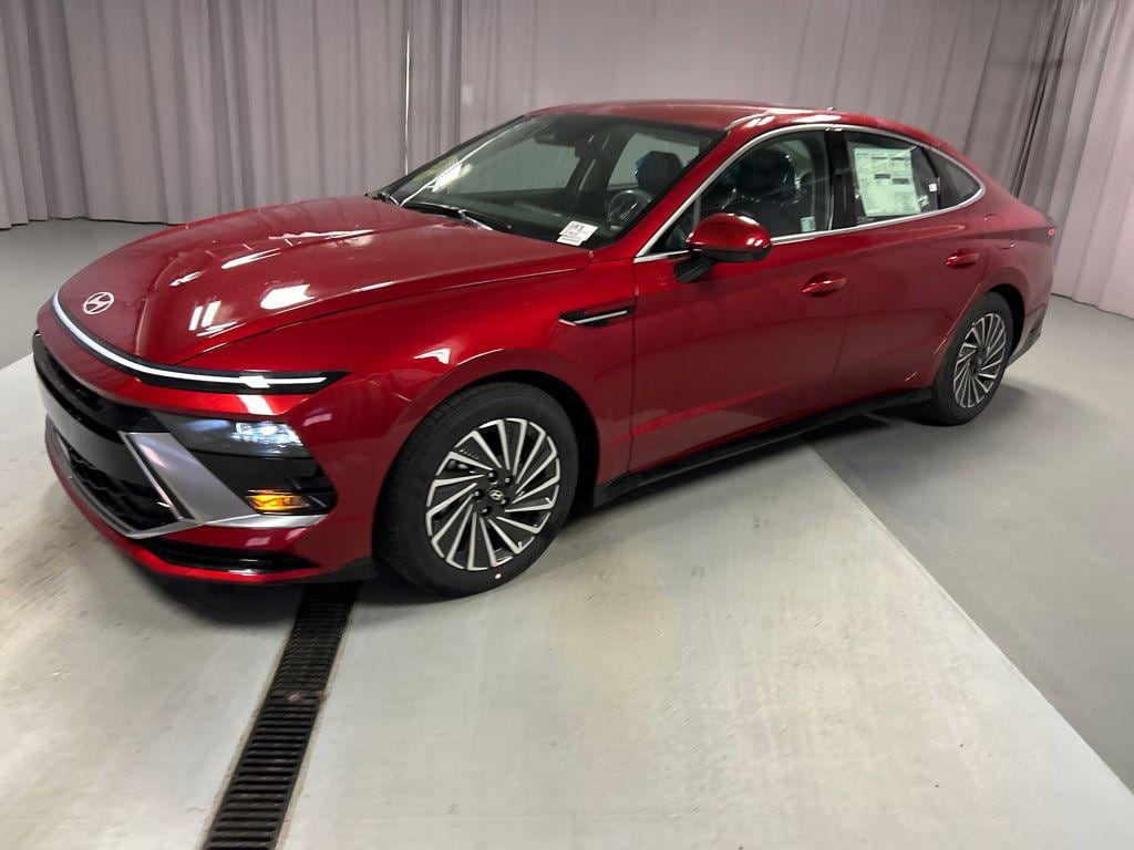 New 2025 Hyundai Sonata Hybrid SEL Sedan