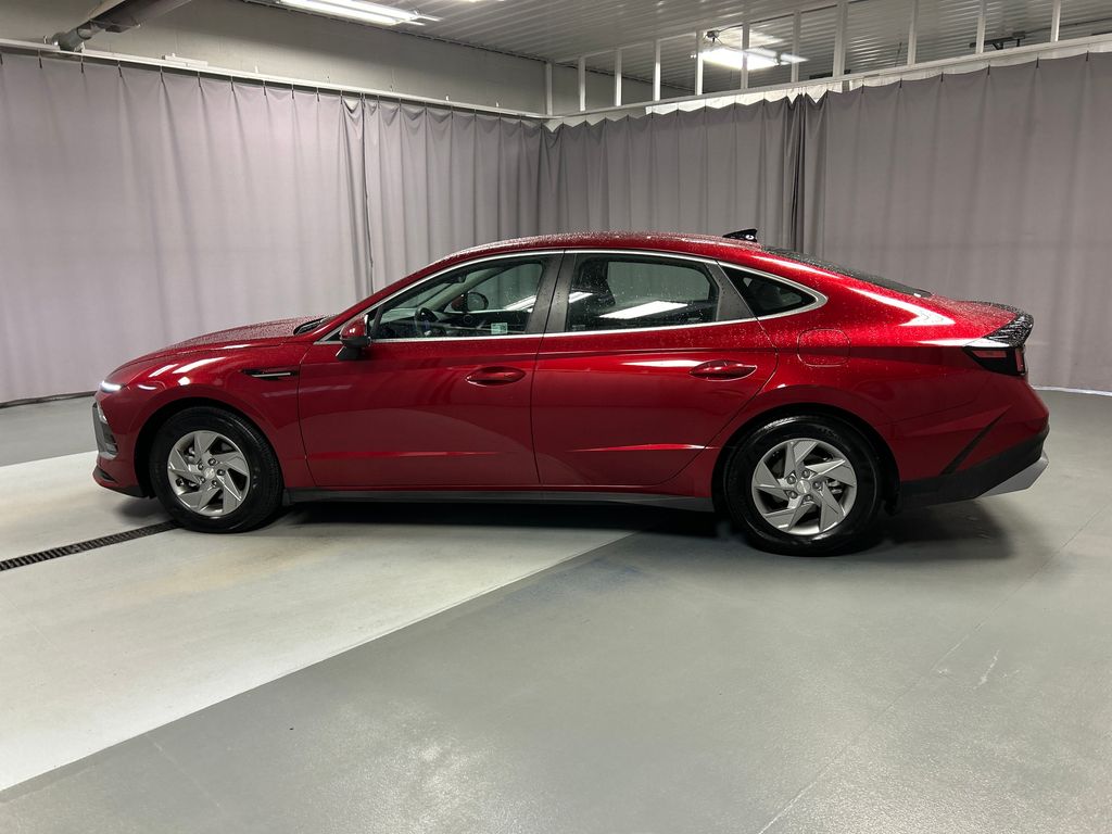 2025 Hyundai Sonata SE photo 4