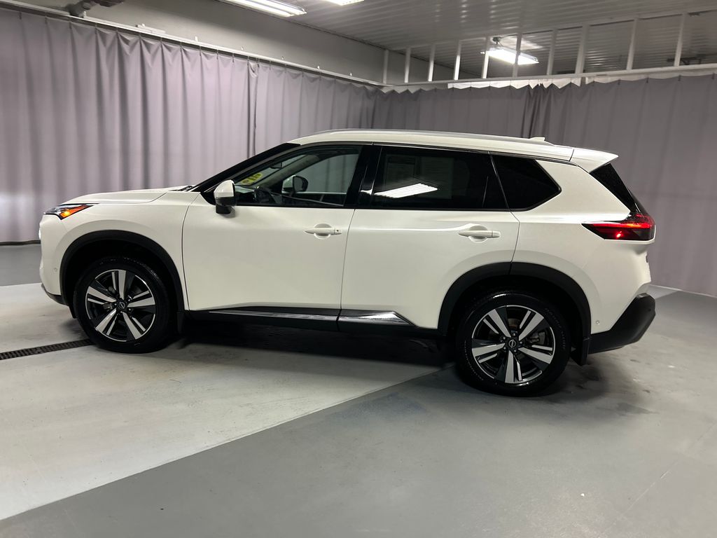 2023 Nissan Rogue SL photo 2