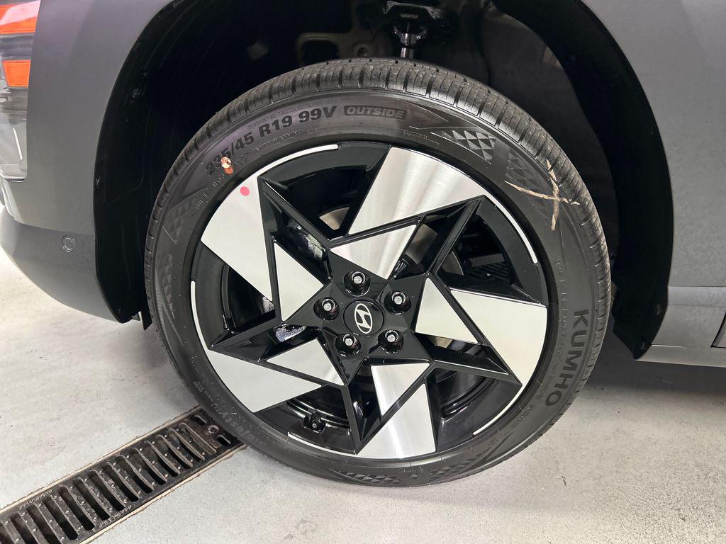 2026 Hyundai Kona Limited - Photo 9