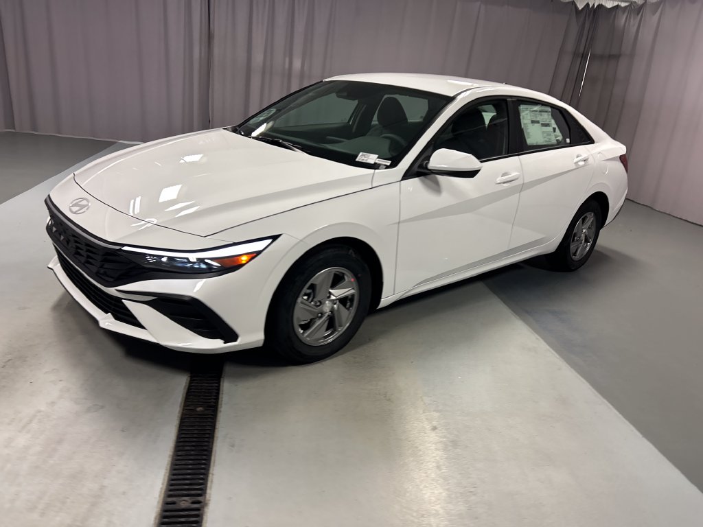 New 2026 Hyundai Elantra SE Sedan