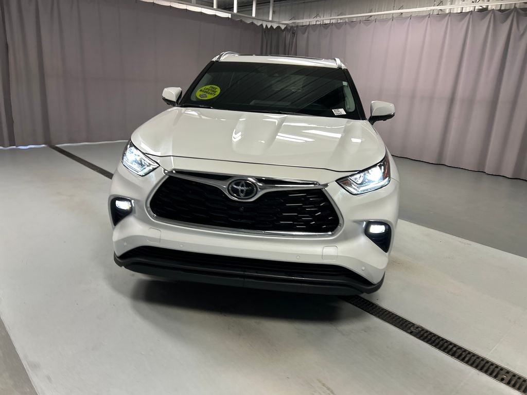 Used 2024 Toyota Highlander LE SUV