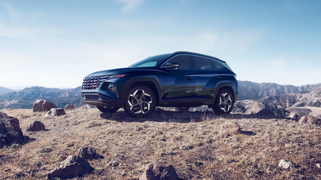 Hyundai Tucson Hybrid in an off-road setting