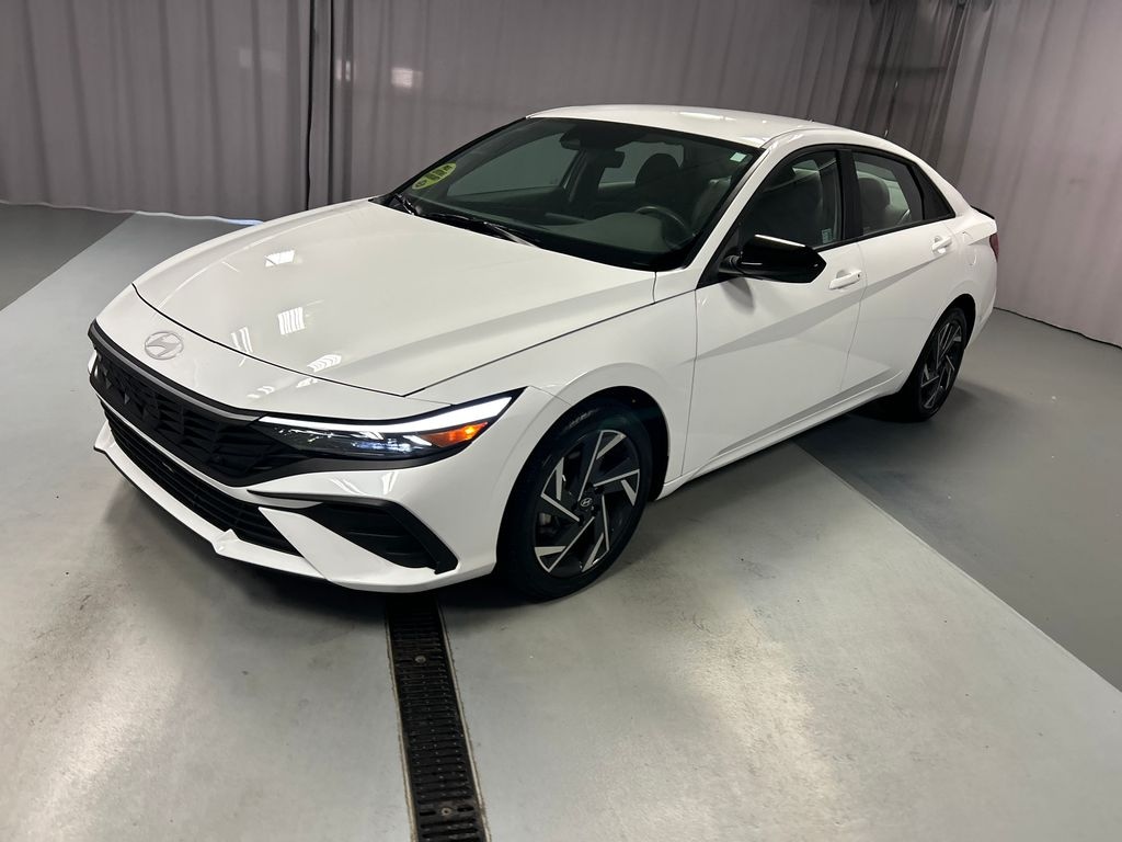 Certified 2025 Hyundai Elantra SEL Sport Sedan