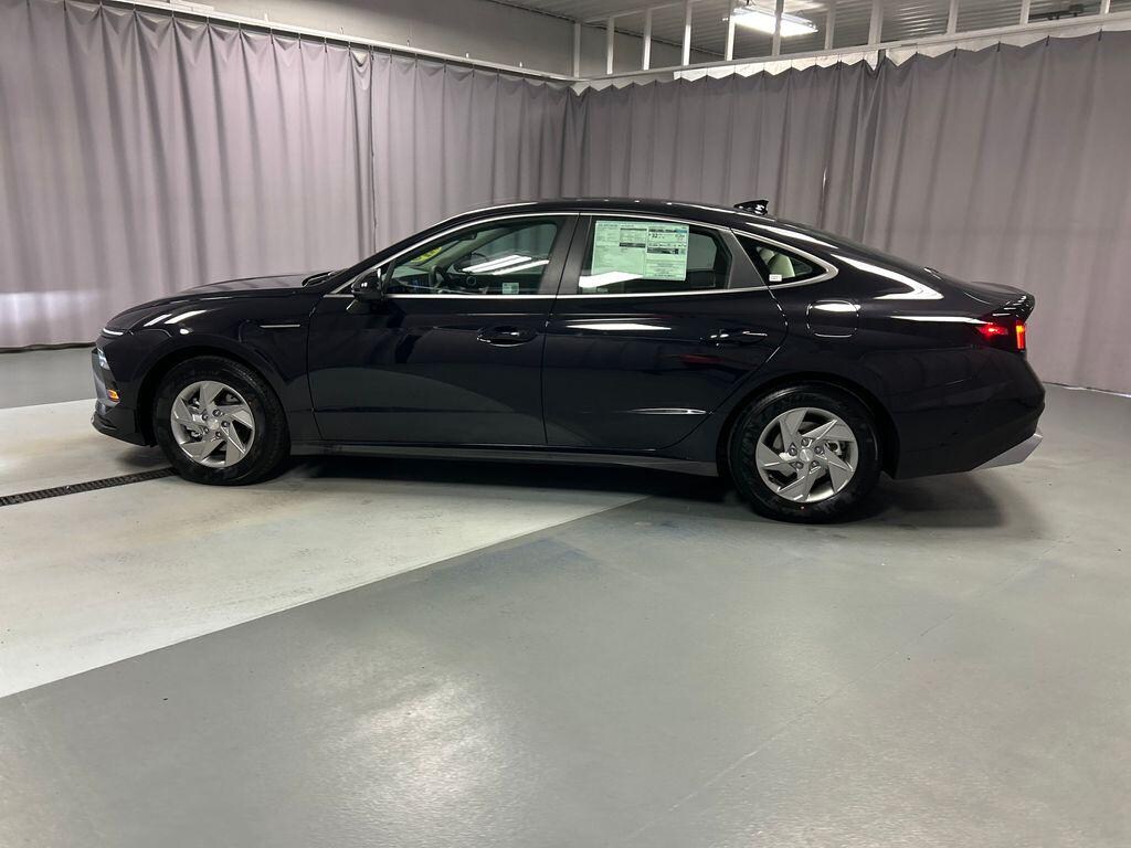 New 2025 Hyundai Sonata SE Sedan