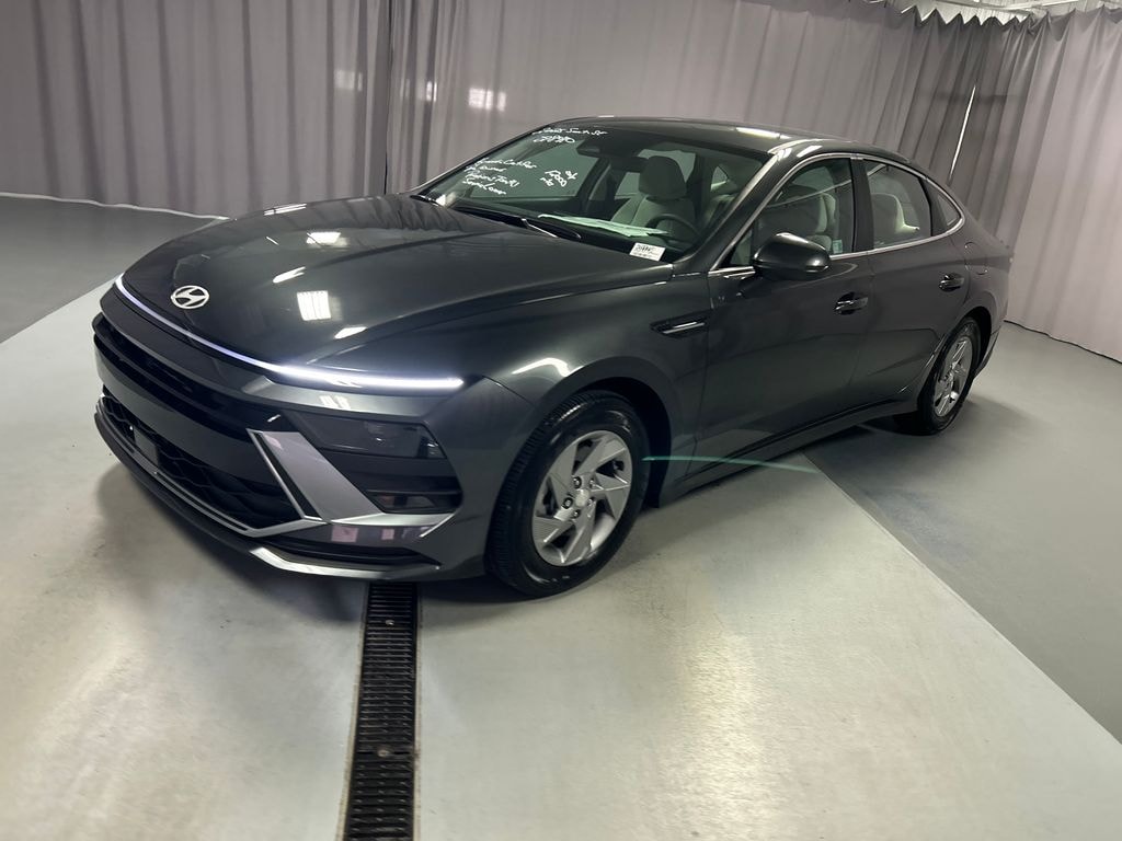 Certified 2025 Hyundai Sonata SE Sedan