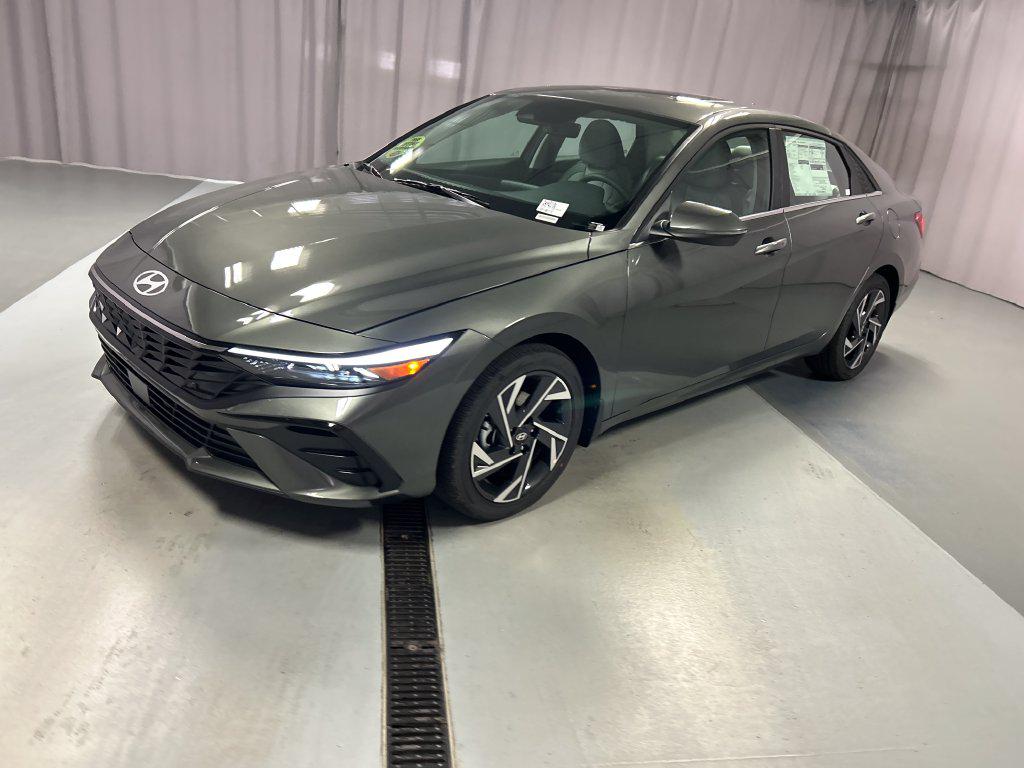 New 2026 Hyundai Elantra Limited Sedan